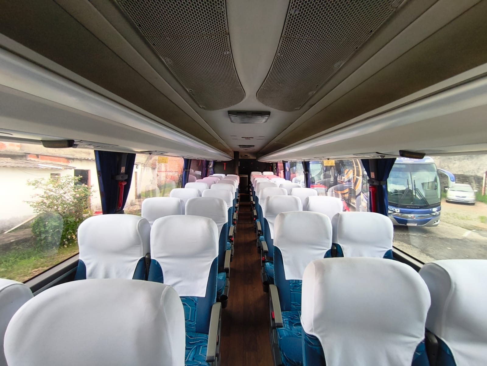 Ônibus Legus Transportes modelo 3 com 46 lugares